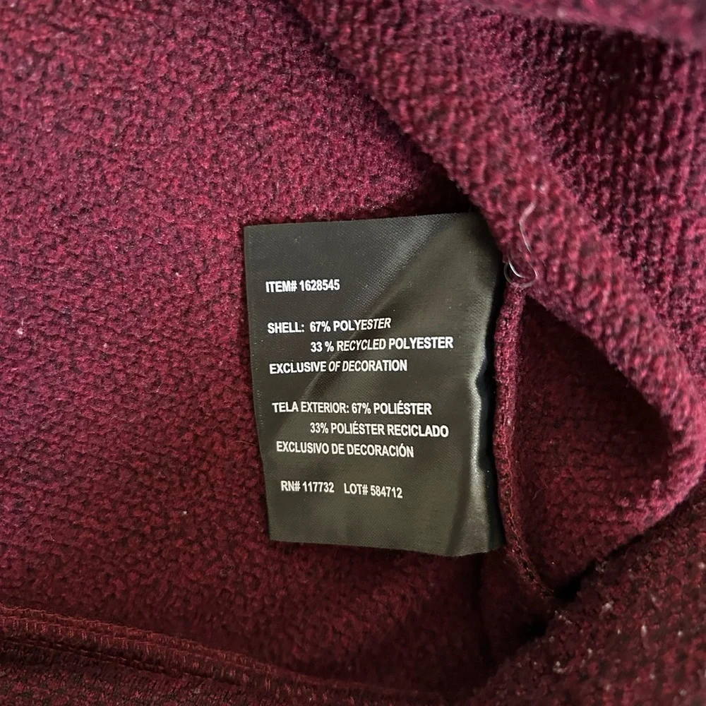 Gerry Men's Textured Crew Pullover Sweatshirt in burgundy, Size M